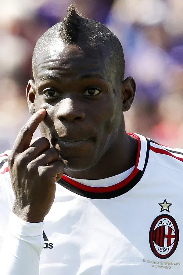 Балотели и Болт се хванаха за гушите