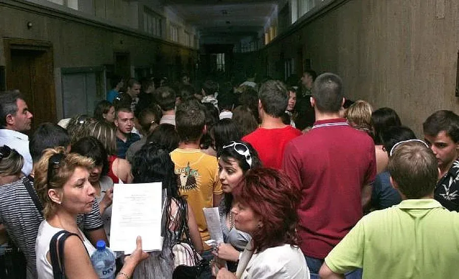 Близо 40% от учениците не са съчинили нито ред за "Заточеници"