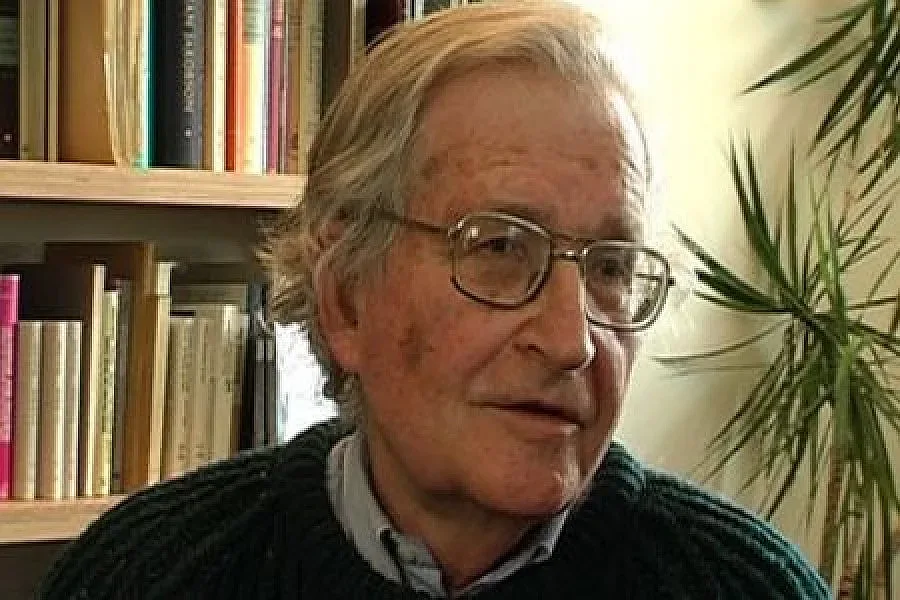 Ноам Чомски пред "Дарик": Западният елит не иска демокрация