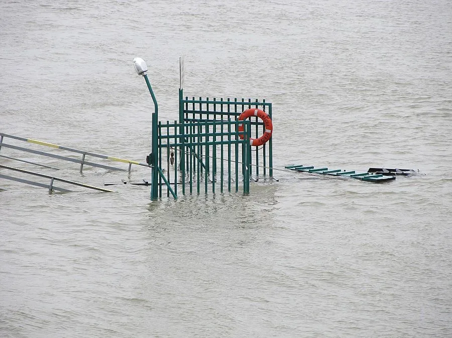 Нивото на река Дунав се покачва при Свищов