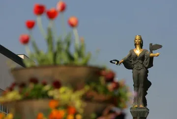 Хладно и влажно в четвъртък