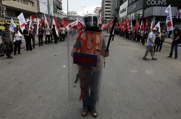 Университетската асистентка Джейда отприщи недоволството