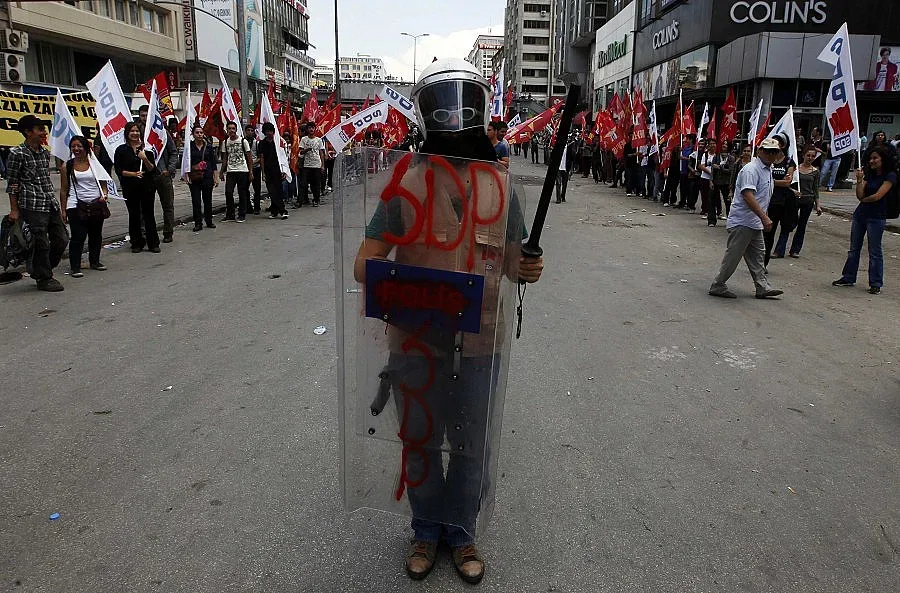 Университетската асистентка Джейда отприщи недоволството