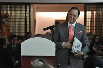 Испански министър получи Почетното отличие на МВР