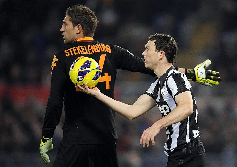 "Фулъм" си взе вратар, не е Михайлов