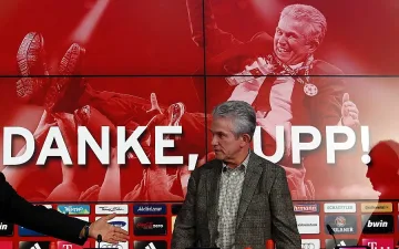 Хайнкес изхвърля боклука вкъщи