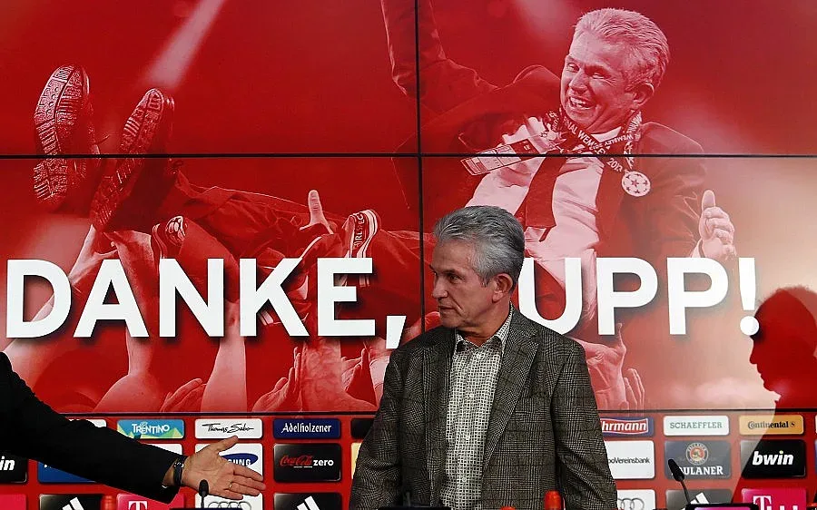 Хайнкес изхвърля боклука вкъщи