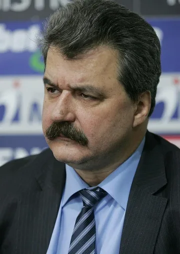 "Левски" пробва вариант "Сираков"