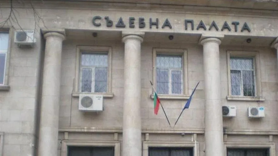 Постоянен арест за фелдшера педофил