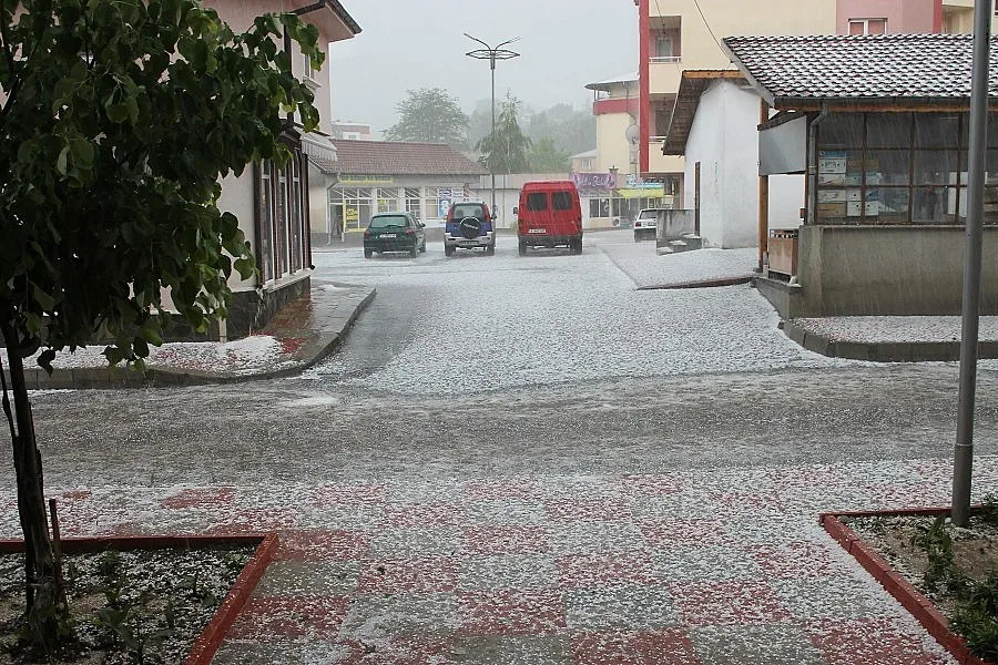 Градушка удари Ардино и Кърджали