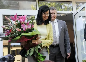 Кунева начело на ДБГ до септември 