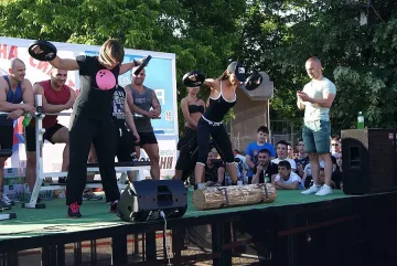 Анн-Джи и Станка Златева премериха сили