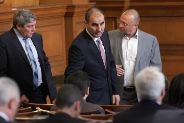 Бившият вътрешен министър си дава имунитета във вторник