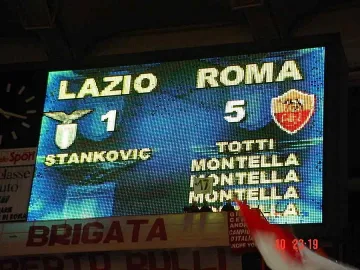 Феновете на "Рома" обсадиха шефовете