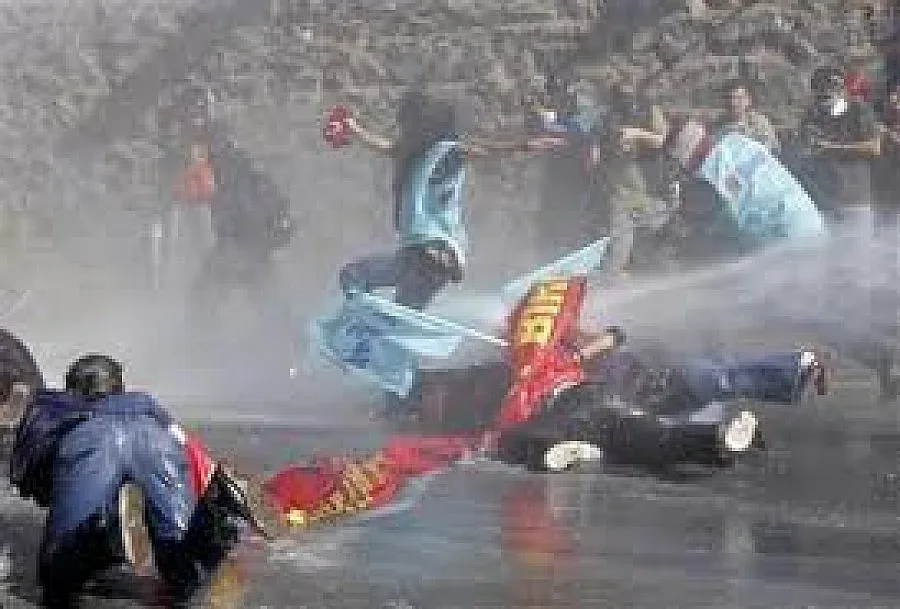 Великобритания и Румъния предупредиха срещу пътувания в Истанбул