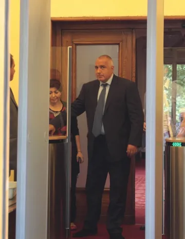 Профилите на Борисов във Фейсбук били фалшиви