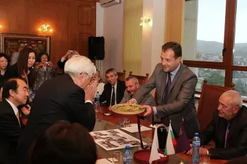 Японски вишни красят болярски паркове