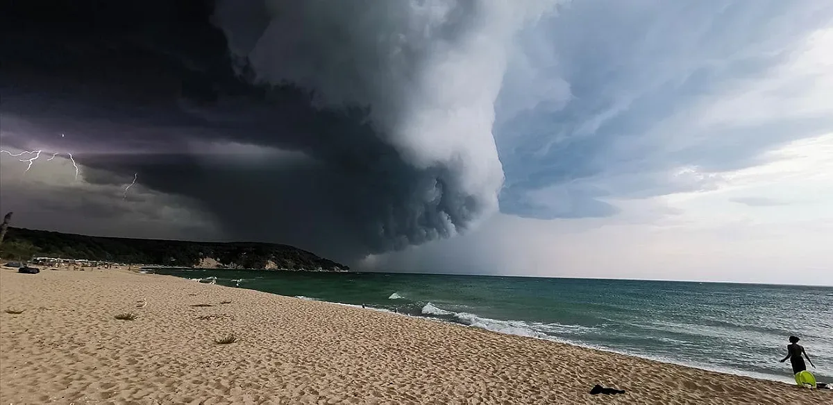 Нещо страшно идва по морето. Meteo Balkans бие тревога