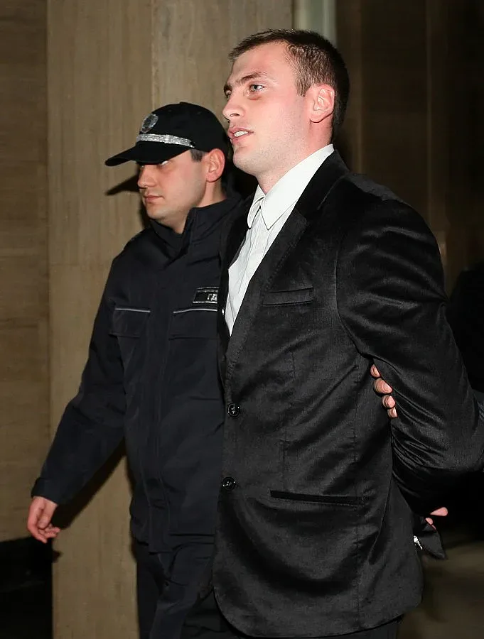 Октай иска да излезе от ареста