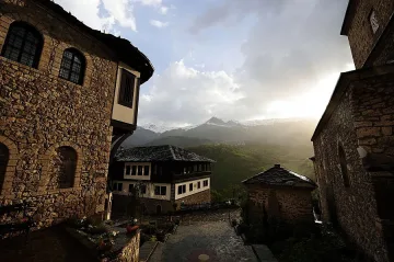 Македонци се подслушвали в България