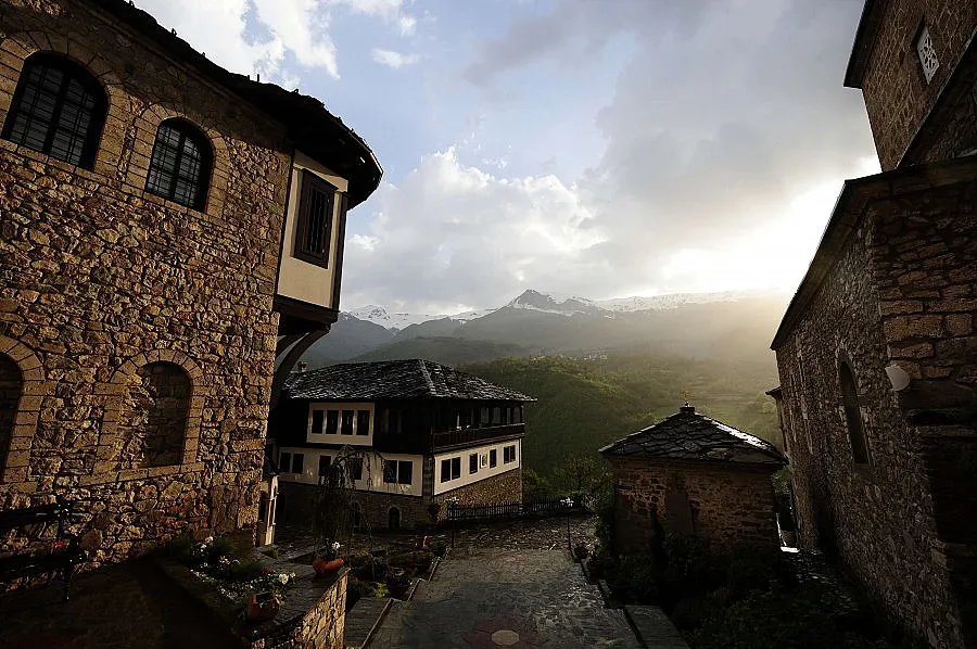 Македонци се подслушвали в България
