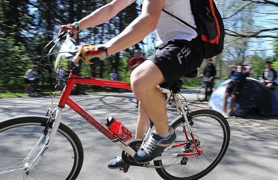 Катаджии хванаха велосипедист на кило водка