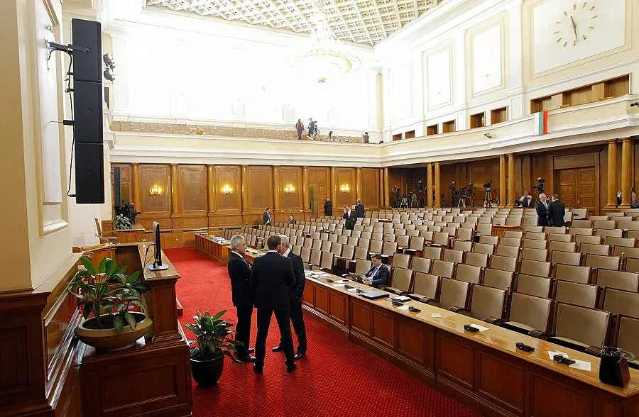 Сигнал за бомба в парламента и Министерския съвет