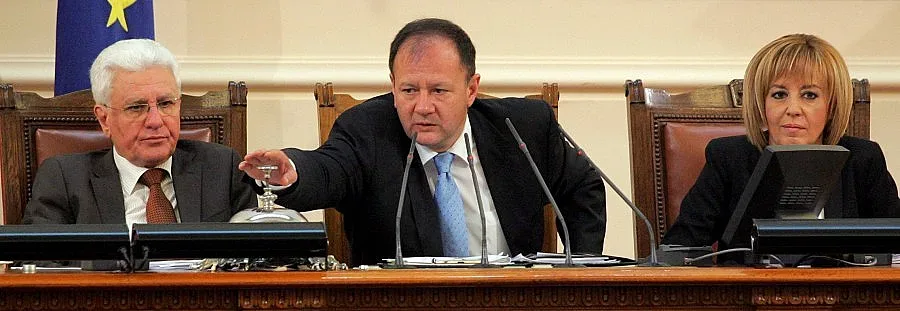 Депутатите ще си замразят заплатите