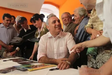 Стоичков препълни салон в Румъния