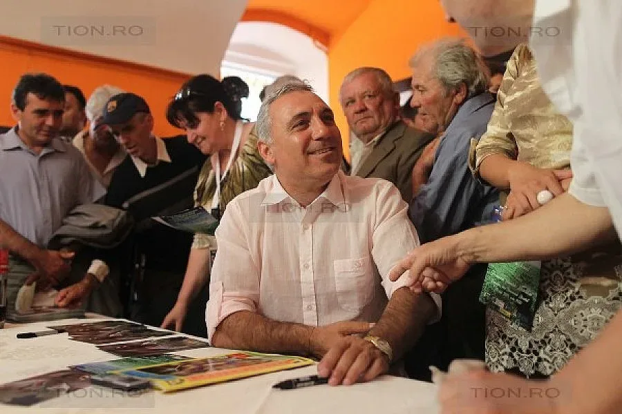 Стоичков препълни салон в Румъния