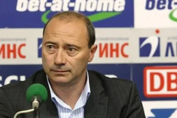 Кокала гони 8, взима един