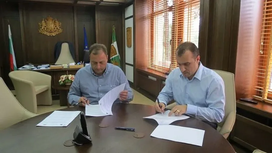 Кметът на Банско подписа договори за 90 млн. лв.