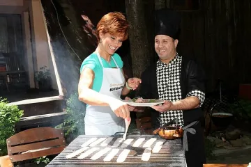 Камелия Воче извъртя сръбска скара