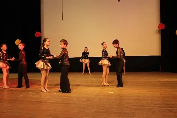 Хлапетата от Клуб „Блясък" блеснаха с таланта си