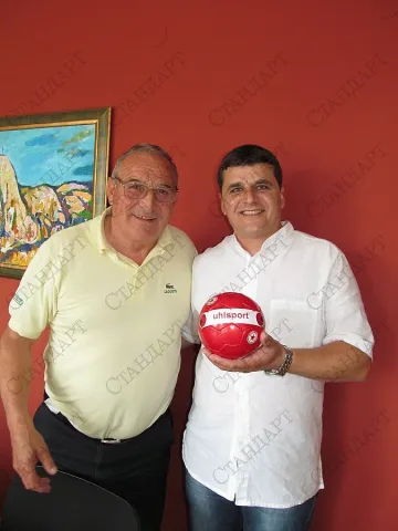 Пената патрон на международен турнир „Футболна магия“