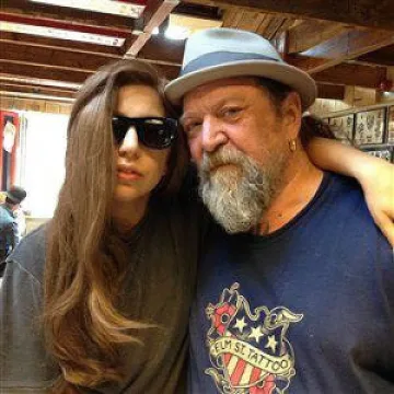 Татуистът на Red Hot, Pearl Jam и Кърт Кобейн рисува в София