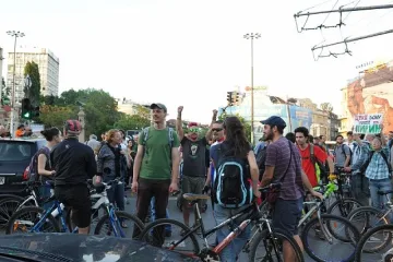 Пак протест пред парламента