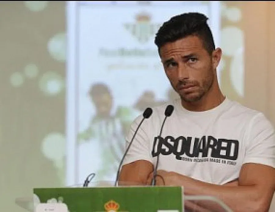 Опандизиха голмайстора на "Бетис" Рубен Кастро