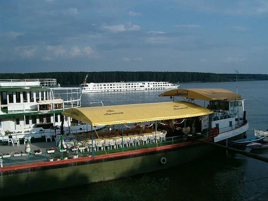 Плаваща конференция нищи проблемите на туризма