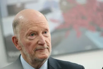 Сакскобургготски похвали Пламен Орешарски