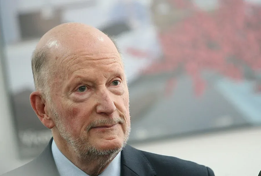 Сакскобургготски похвали Пламен Орешарски