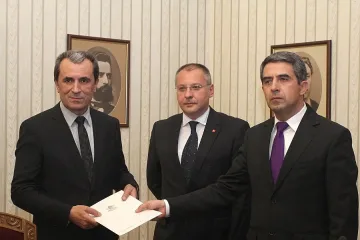 Орешарски представи кабинета пред президента