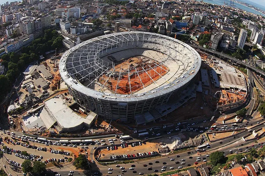 Рухна част от покрива на стадион за Световното през 2014г.