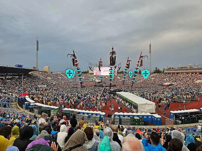 Нещо нечувано се случва в София! Ед Шийрън счупи рекорда на Лепа Брена