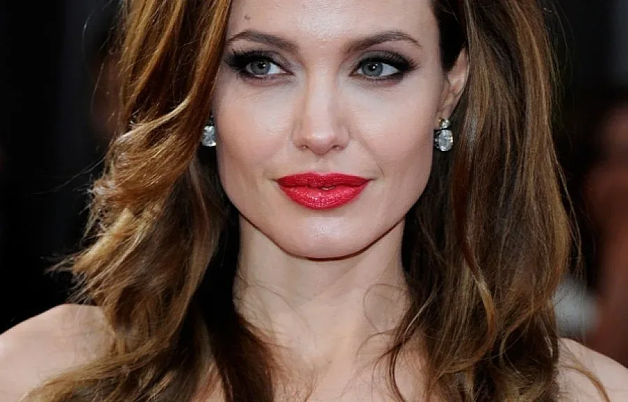 Лелята на Джоли почина от рак