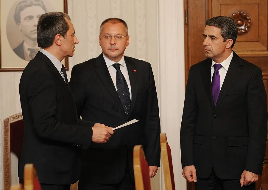 Орешарски представя кабинета утре пред президента