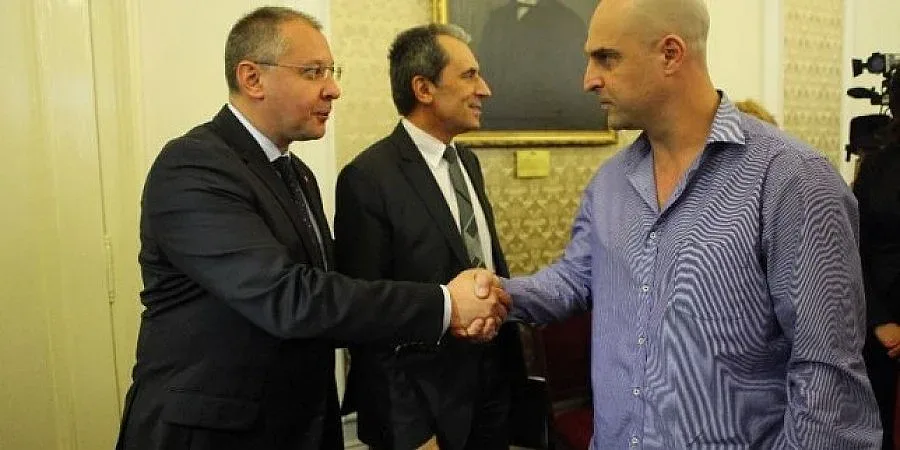 Новата власт ще подпомага първолаците