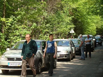 Шофьори блокираха за час пътя през „Петрохан”