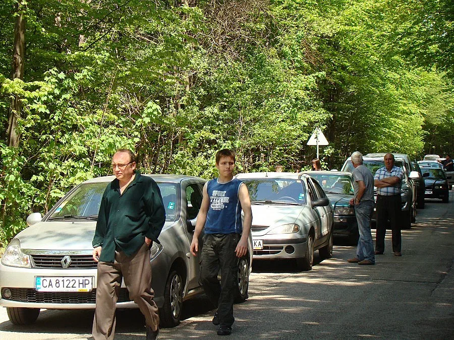 Шофьори блокираха за час пътя през „Петрохан”