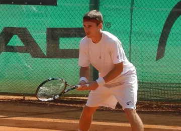 Кутровски продължава с победите след завръщането си